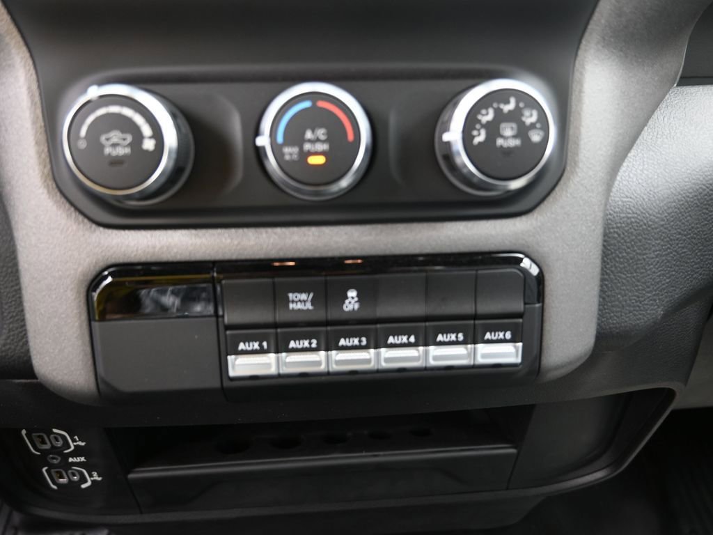 Used 2023 RAM 5500 Tradesman AWD/4WD image 17