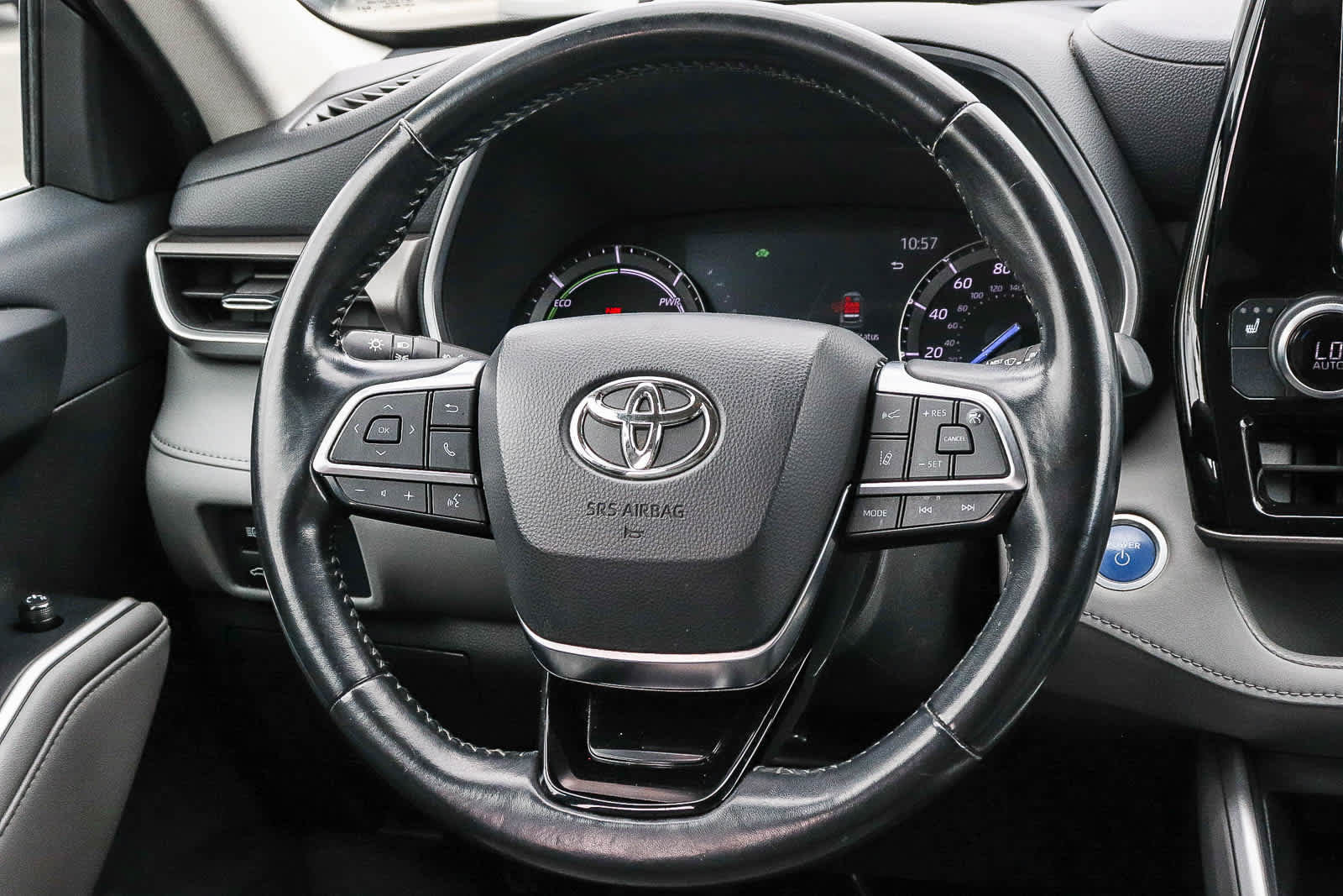 Used 2021 Toyota Highlander XLE AWD/4WD image 21