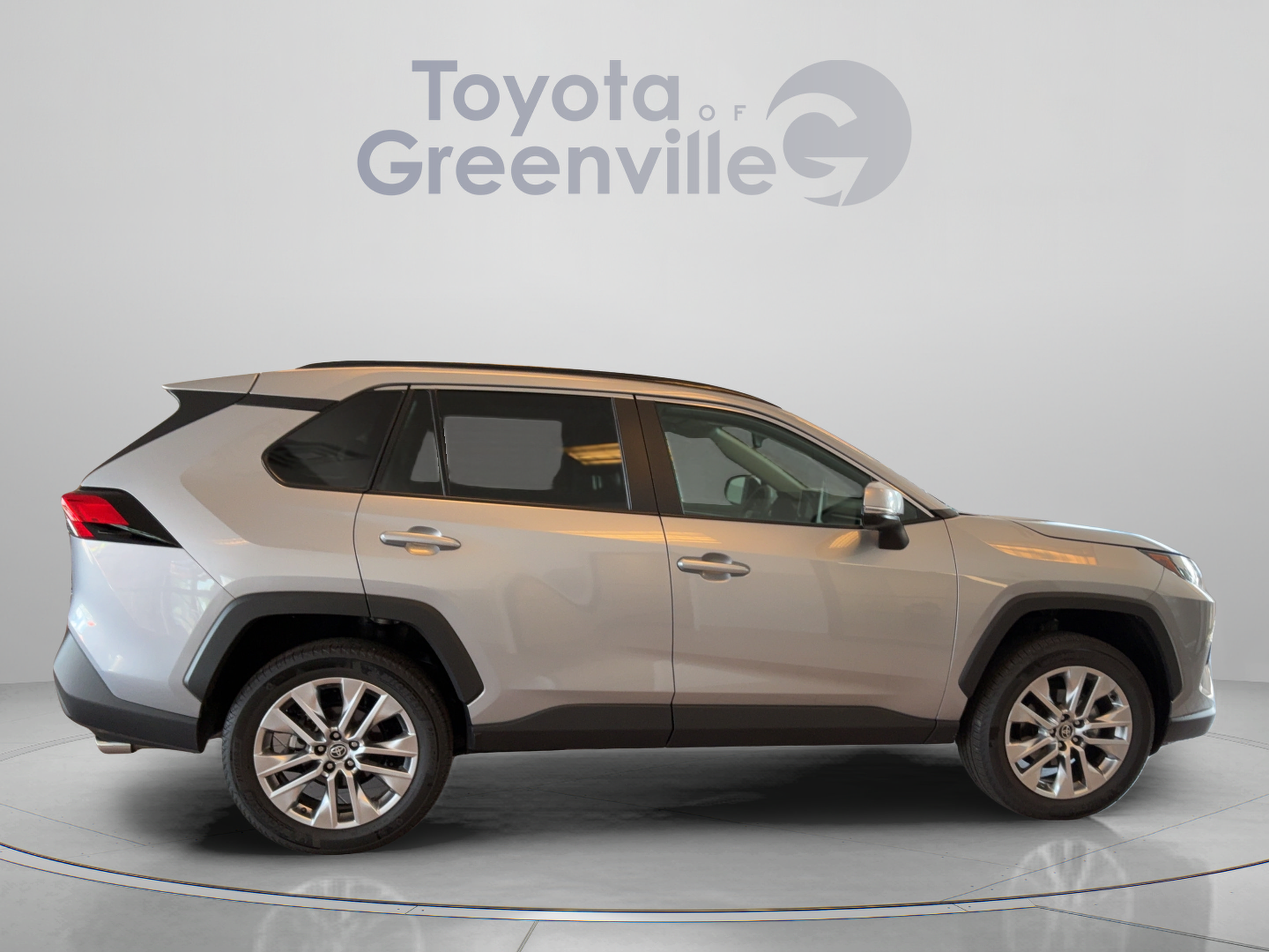 Used 2025 Toyota RAV4 XLE Premium w/ Weather Package AWD/4WD image 7