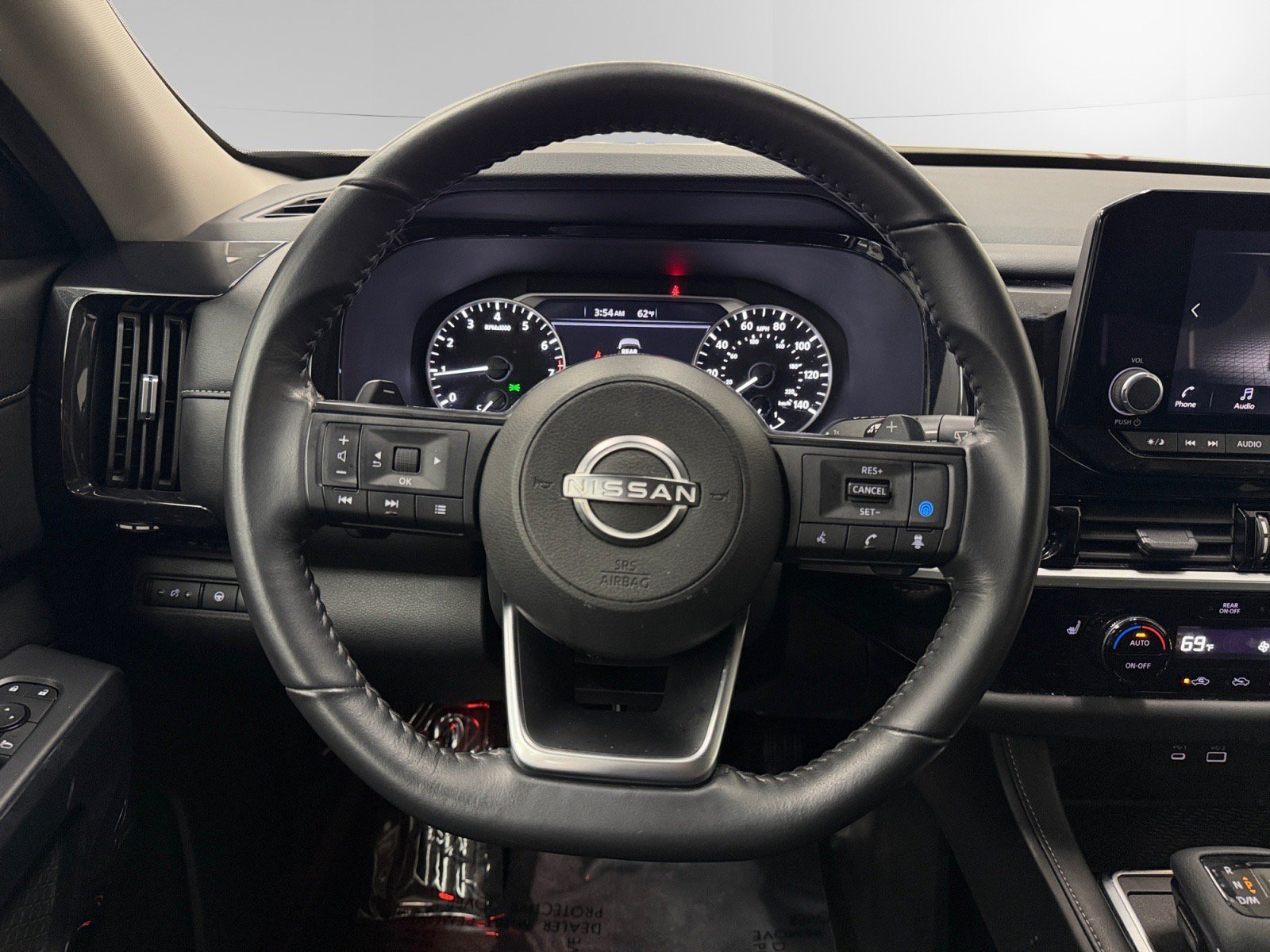 Used 2024 Nissan Pathfinder SV AWD/4WD image 12