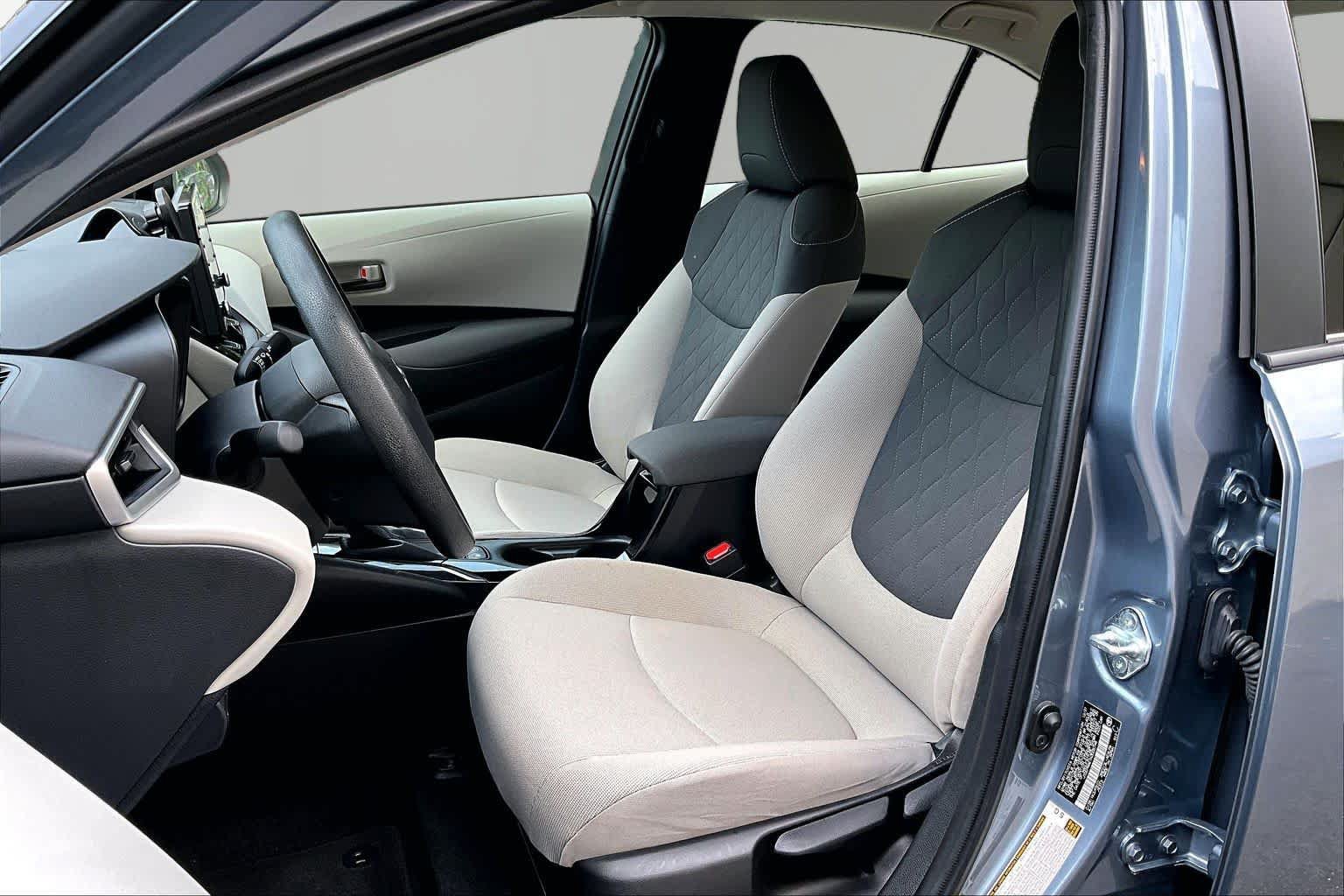 Certified 2022 Toyota Corolla LE w/ Carpet Mat Package (TMS) FWD image 8