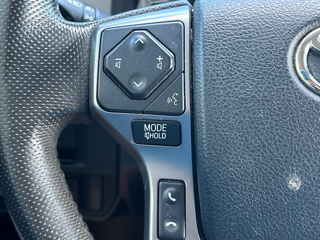 Used 2019 Toyota Tacoma SR5 AWD/4WD image 25