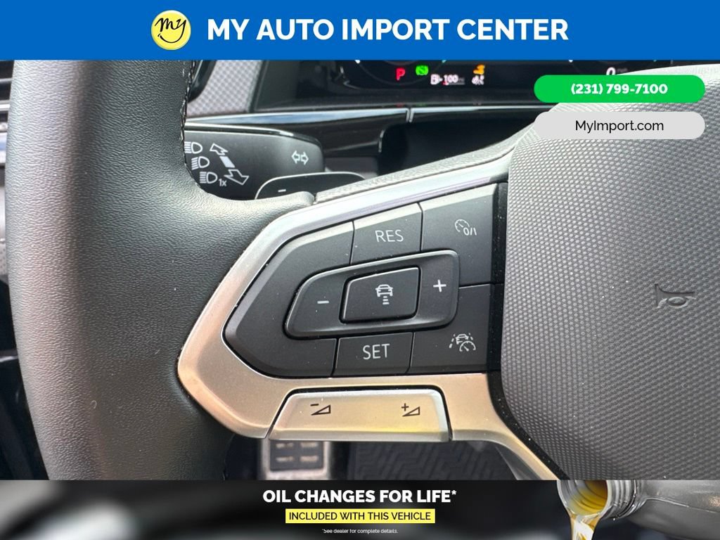 Used 2025 Volkswagen Atlas Peak Edition SE AWD/4WD image 16