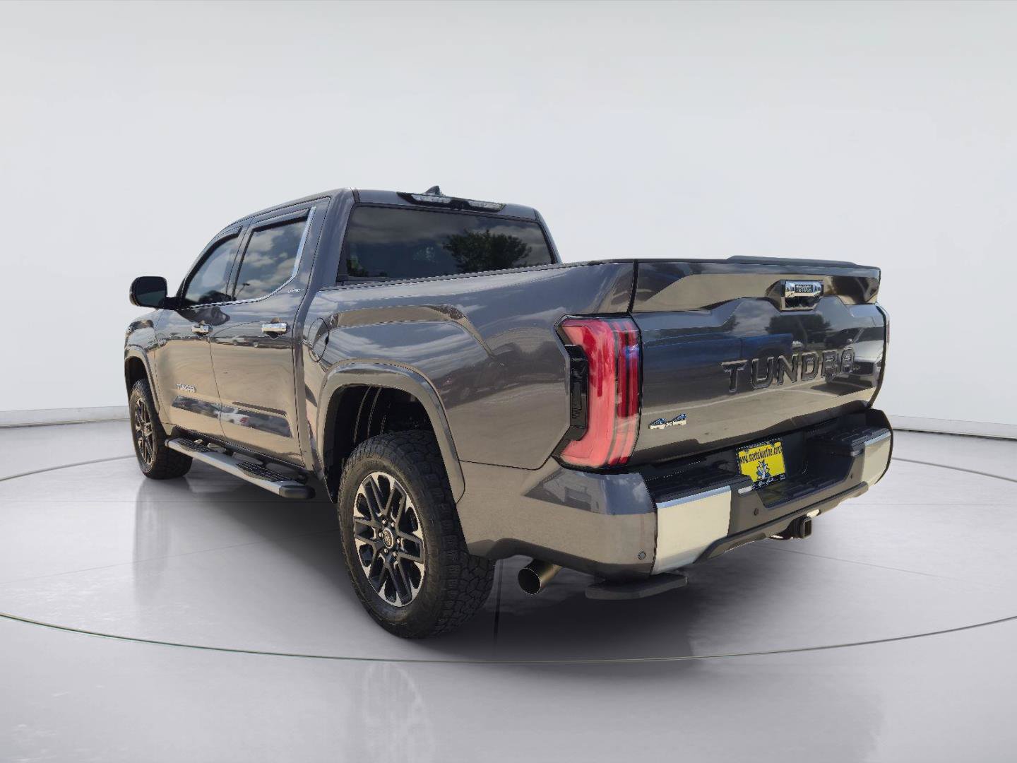 Used 2023 Toyota Tundra Limited AWD/4WD image 3