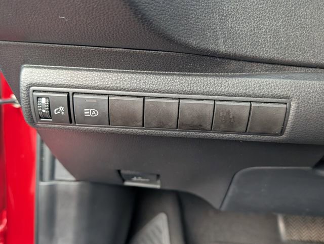 Used 2021 Toyota Corolla LE image 31