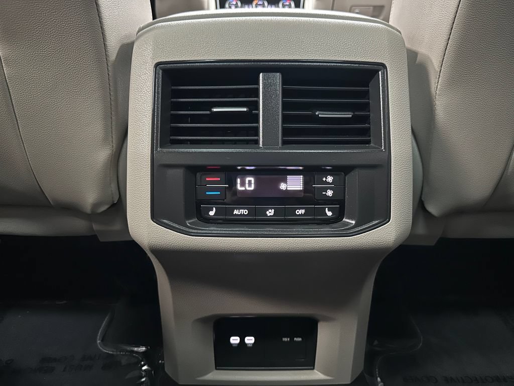 Used 2021 Volkswagen Atlas SEL Premium AWD/4WD image 24