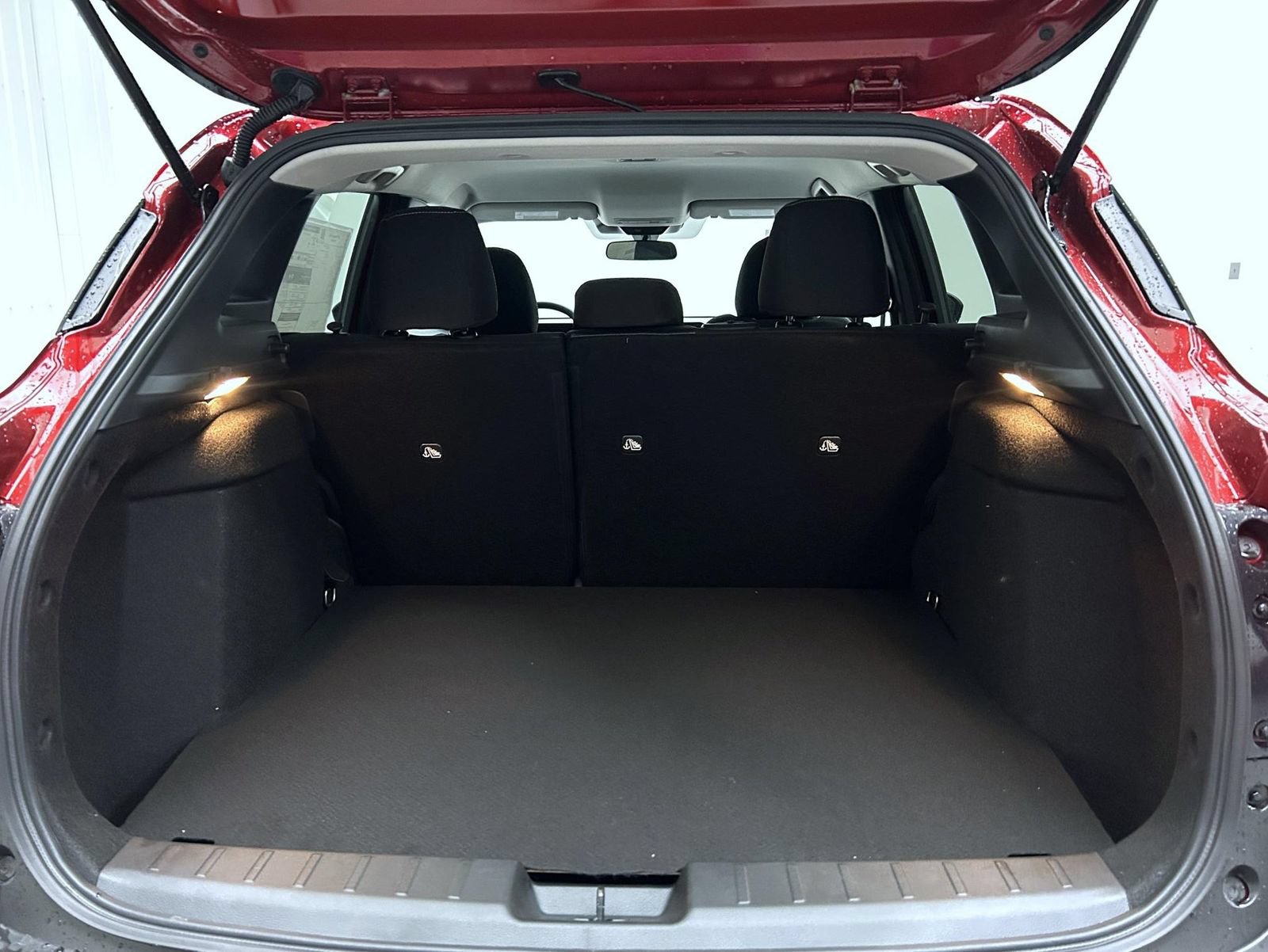 New 2027 Nissan Kicks SV AWD/4WD image 21
