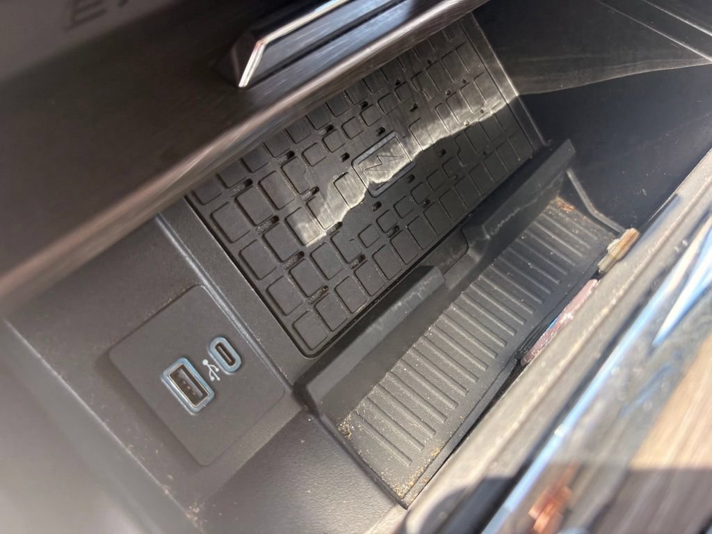 Used 2024 Ford Expedition Limited AWD/4WD image 19