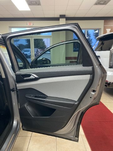 Used 2023 Volkswagen Taos SE AWD/4WD image 12