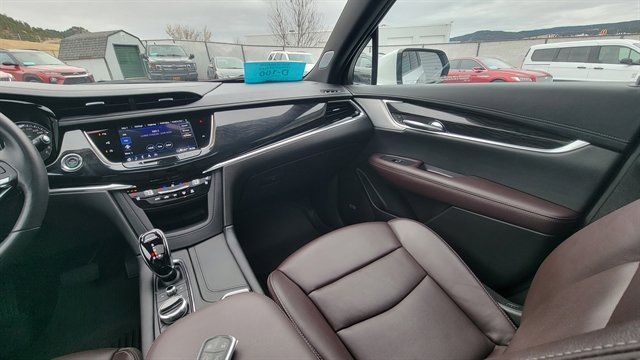 Used 2024 Cadillac XT6 Premium Luxury w/ Technology Package AWD/4WD image 15