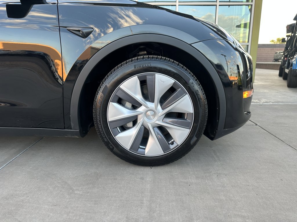 Used 2024 Tesla Model Y Long Range image 8