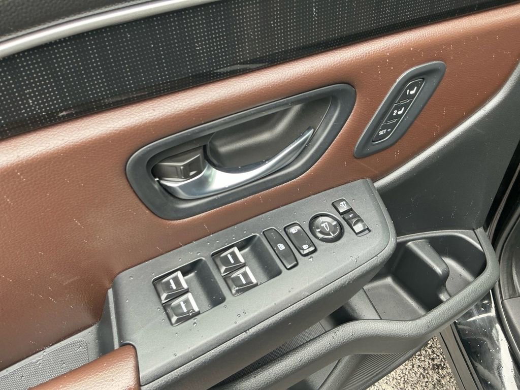 Used 2023 Honda Pilot Elite image 16