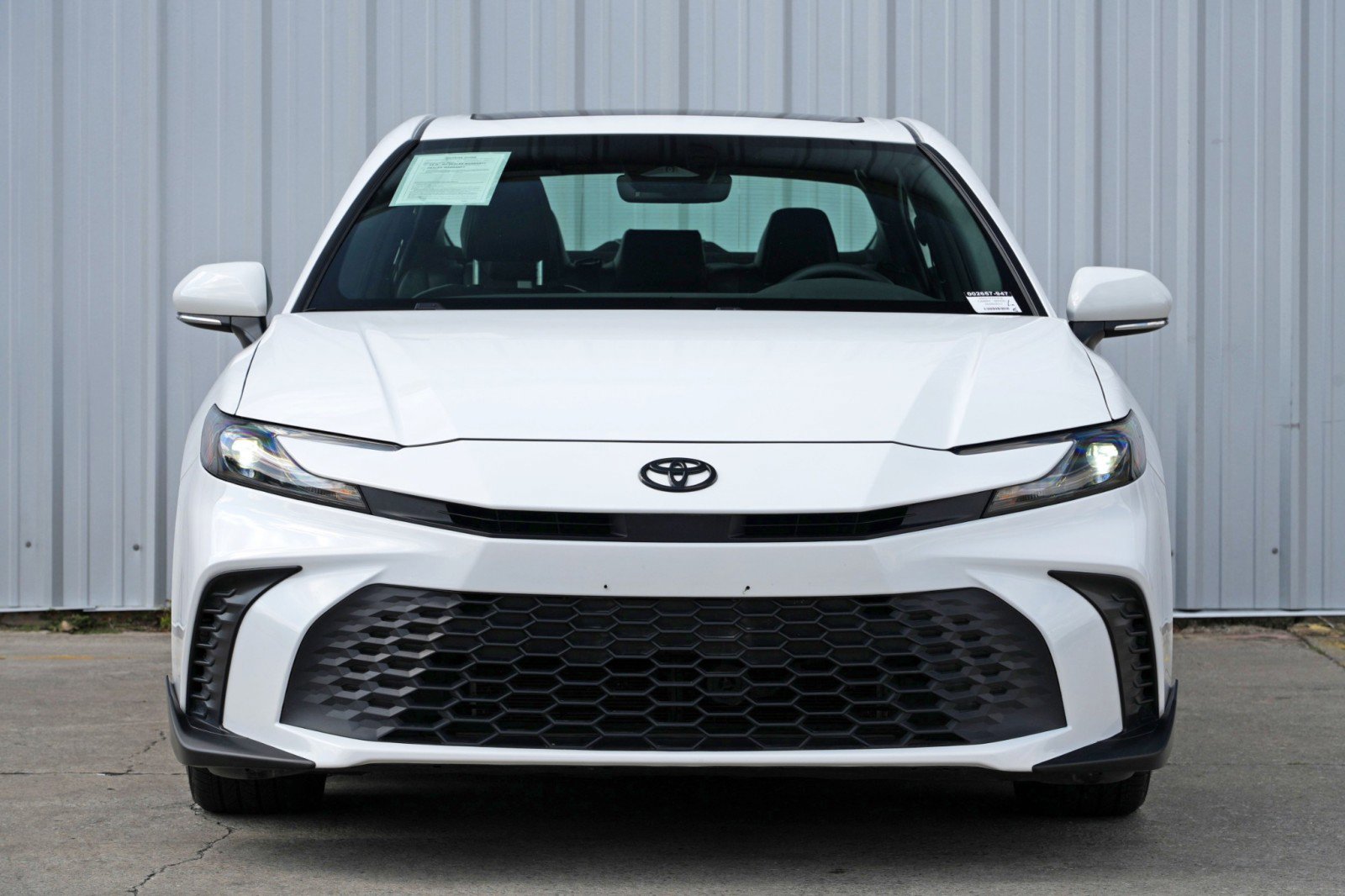 Used 2025 Toyota Camry SE image 5