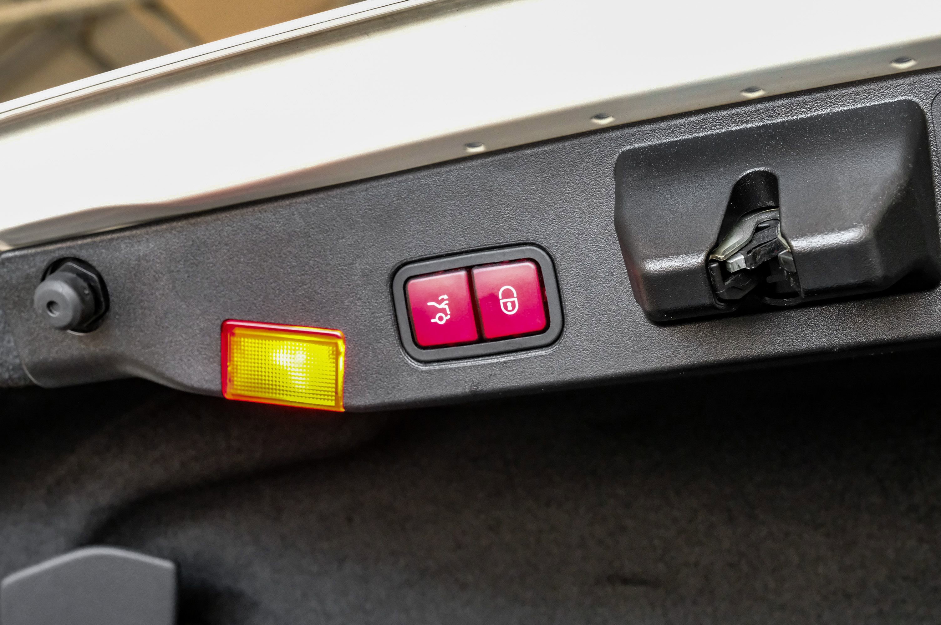 Used 2016 Mercedes-Benz SL 400 image 44