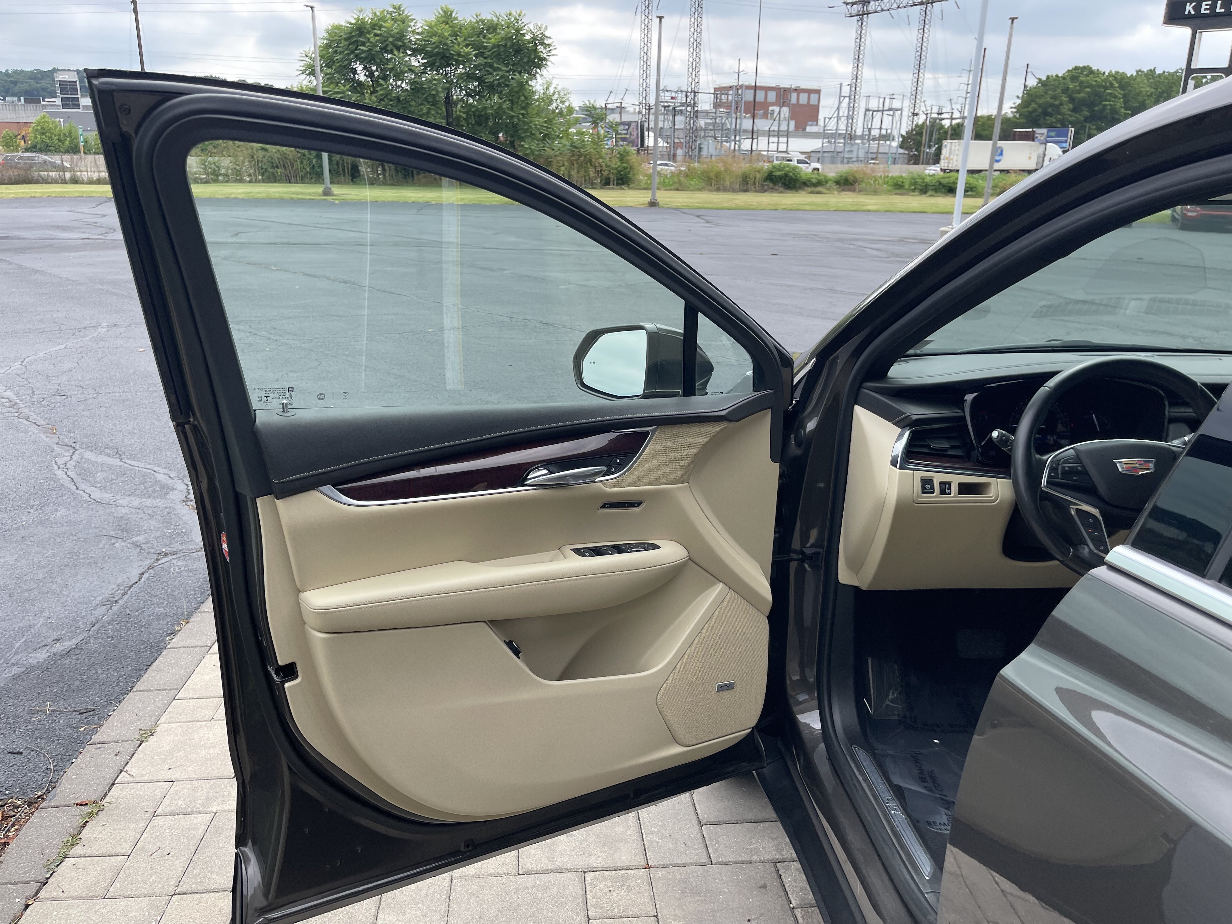 Used 2019 Cadillac XT5 Luxury AWD/4WD image 18