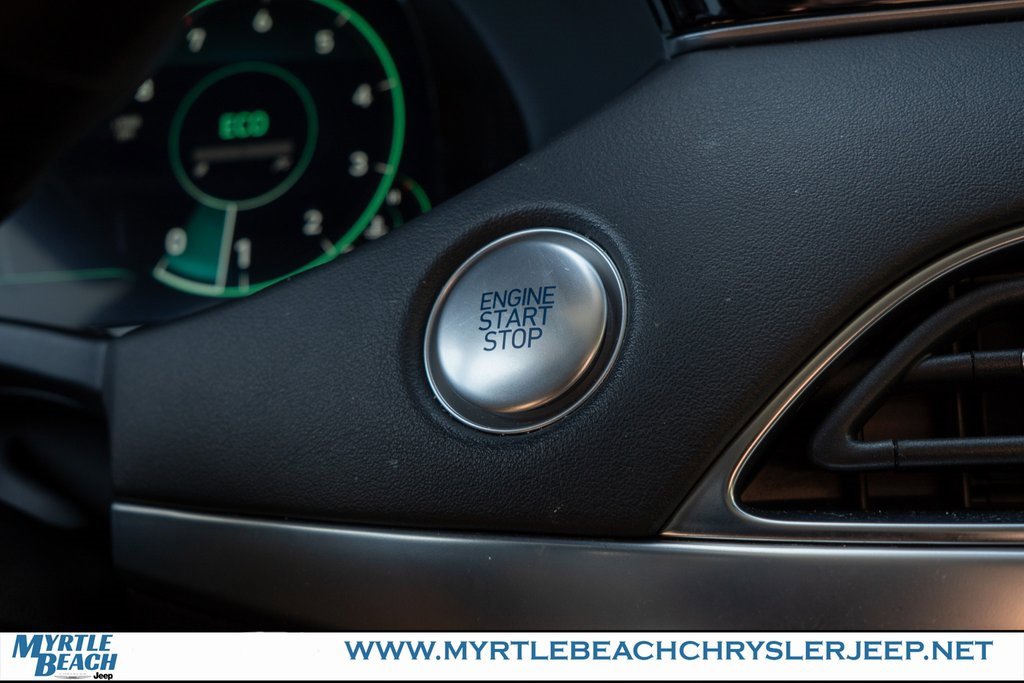 Used 2022 Hyundai Palisade Limited w/ Cargo Package image 28