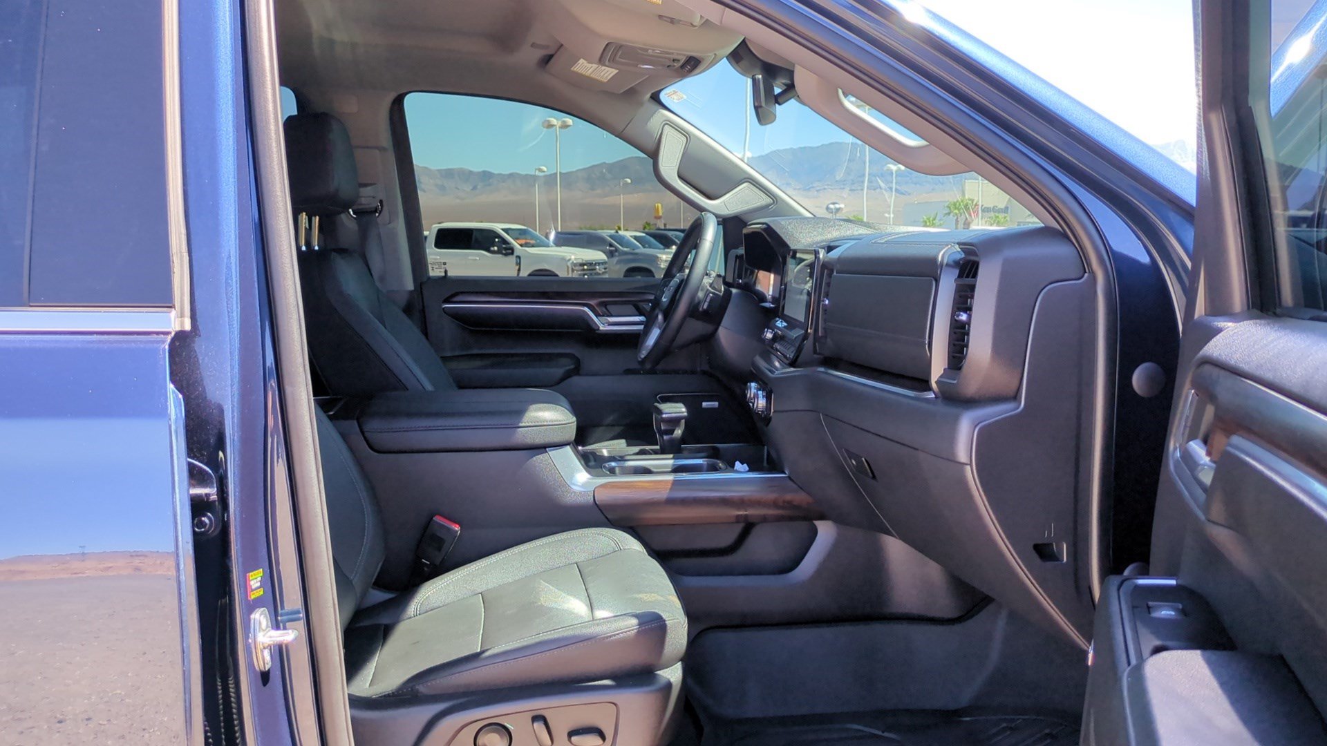 Used 2023 GMC Sierra 1500 SLT w/ SLT Premium Package AWD/4WD image 29
