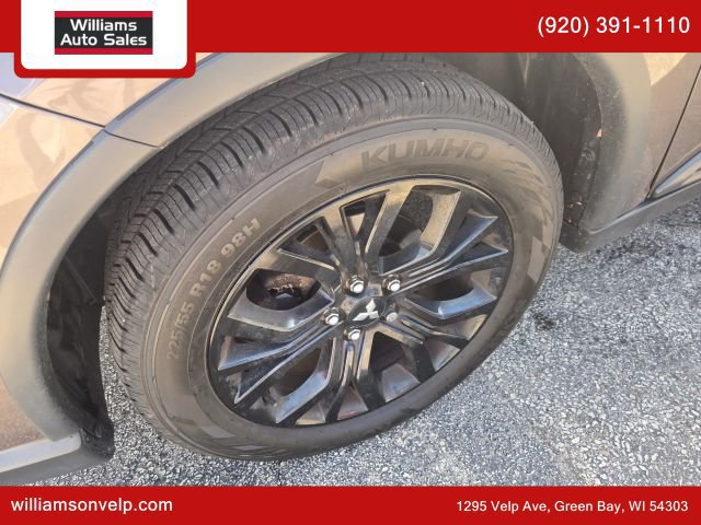 Used 2018 Mitsubishi Outlander LE AWD/4WD image 25
