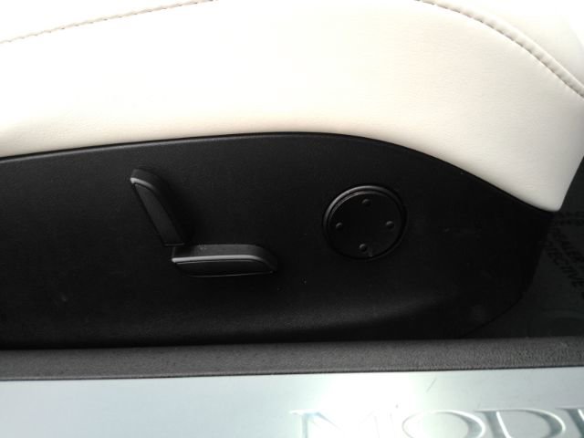 Used 2019 Tesla Model S Performance image 25