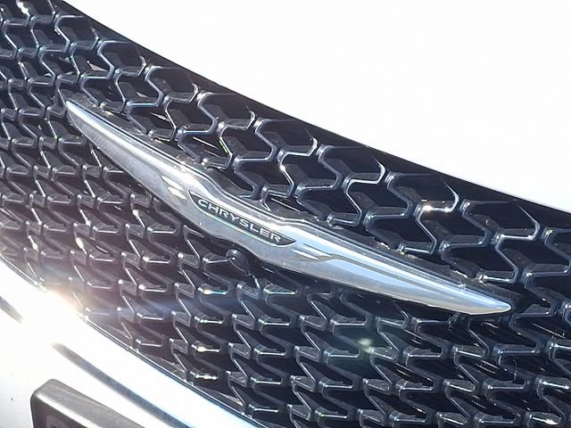 Used 2024 Chrysler Pacifica Limited image 29