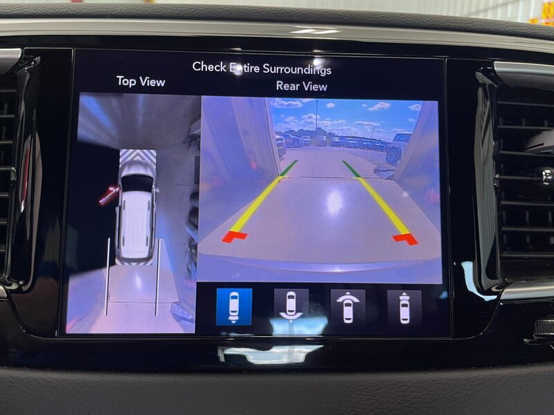 Used 2018 Chrysler Pacifica Touring-L Plus w/ Advanced Safetytec Group FWD image 29