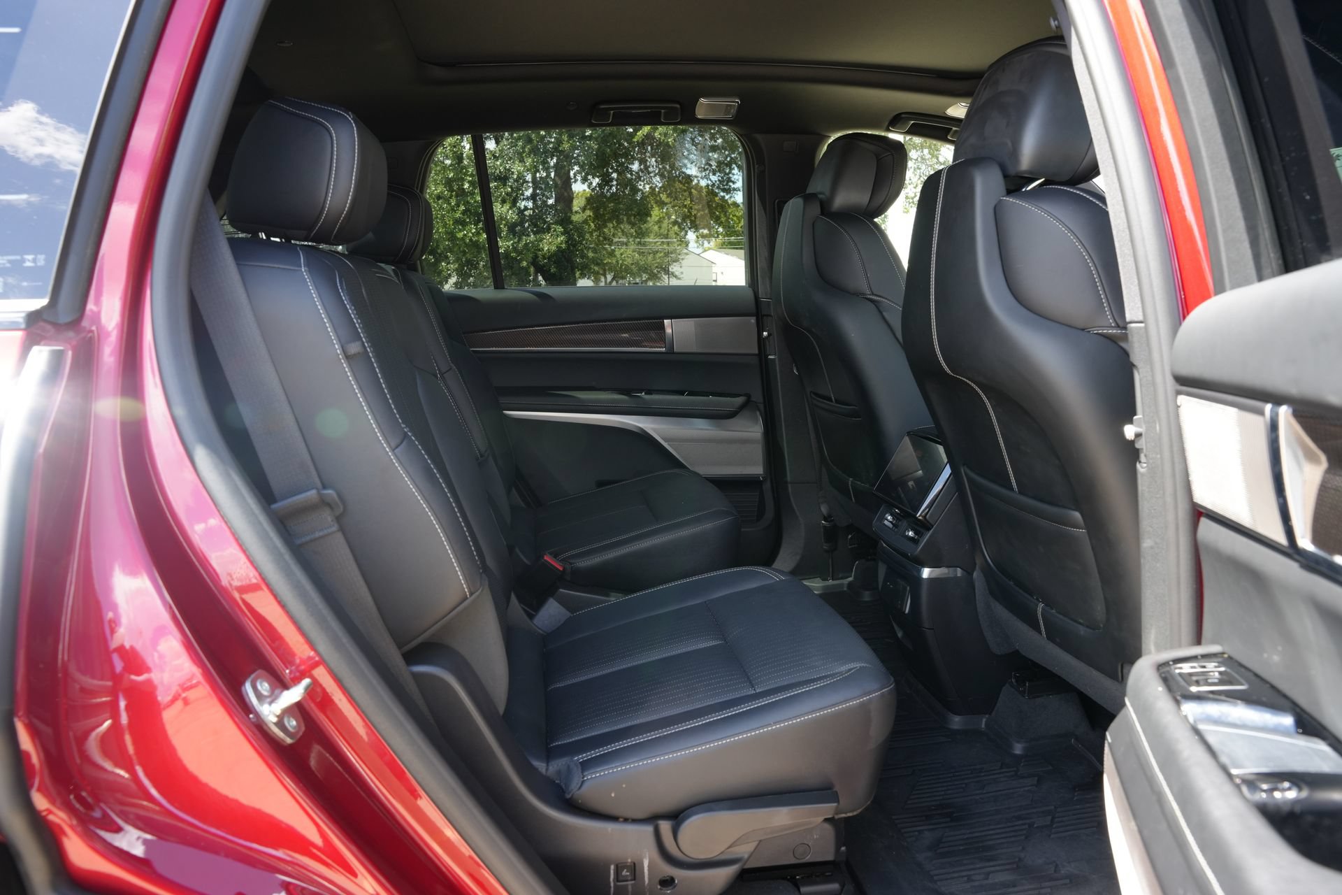 Certified 2026 Cadillac Vistiq Sport w/ LPO, Floor Liner Package AWD/4WD image 24