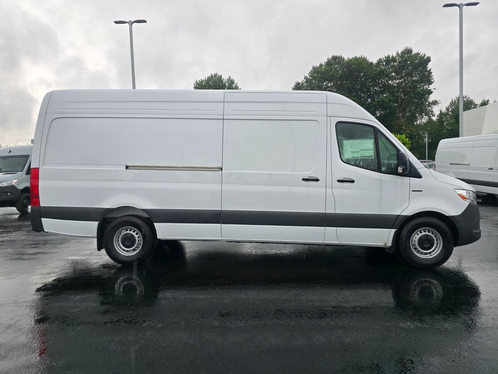 New 2025 Mercedes-Benz eSprinter 170 Cargo image 7