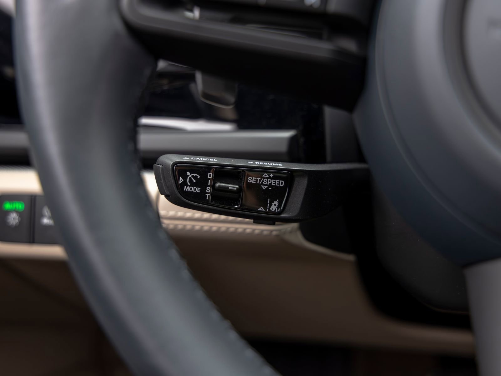 Certified 2025 Porsche Panamera image 31
