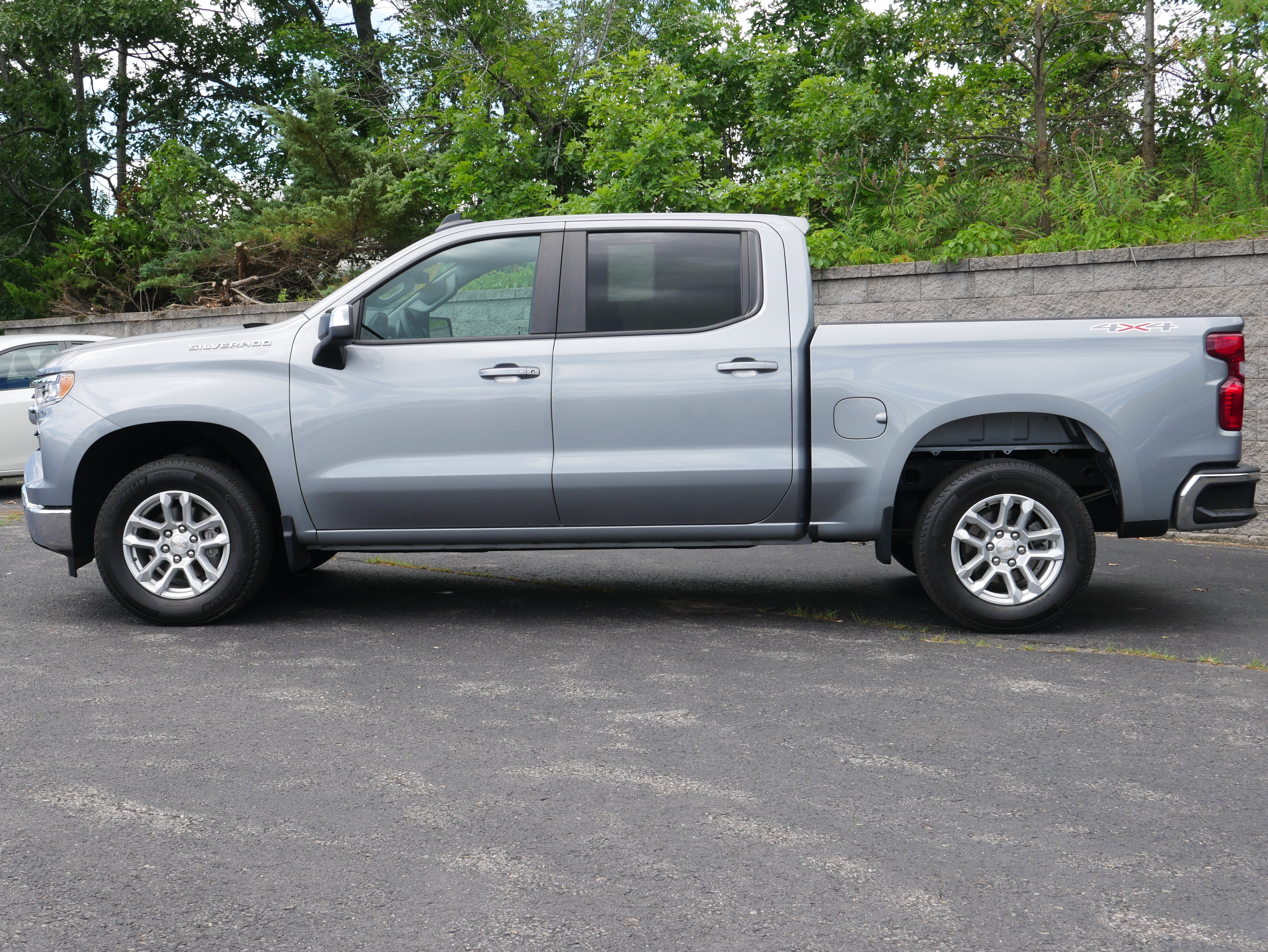 Certified 2023 Chevrolet Silverado 1500 LT AWD/4WD image 3