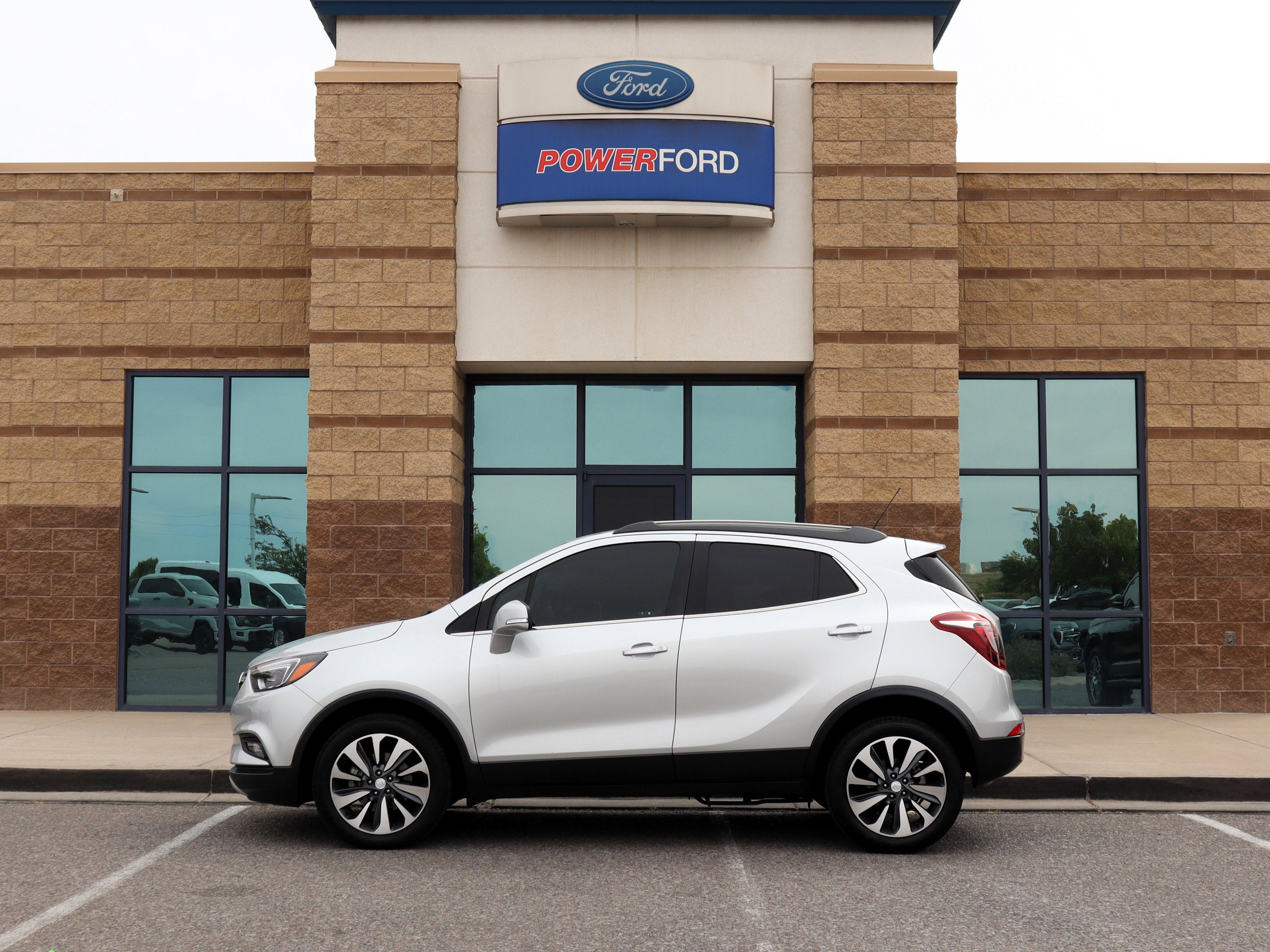 Used 2019 Buick Encore Essence AWD/4WD image 9