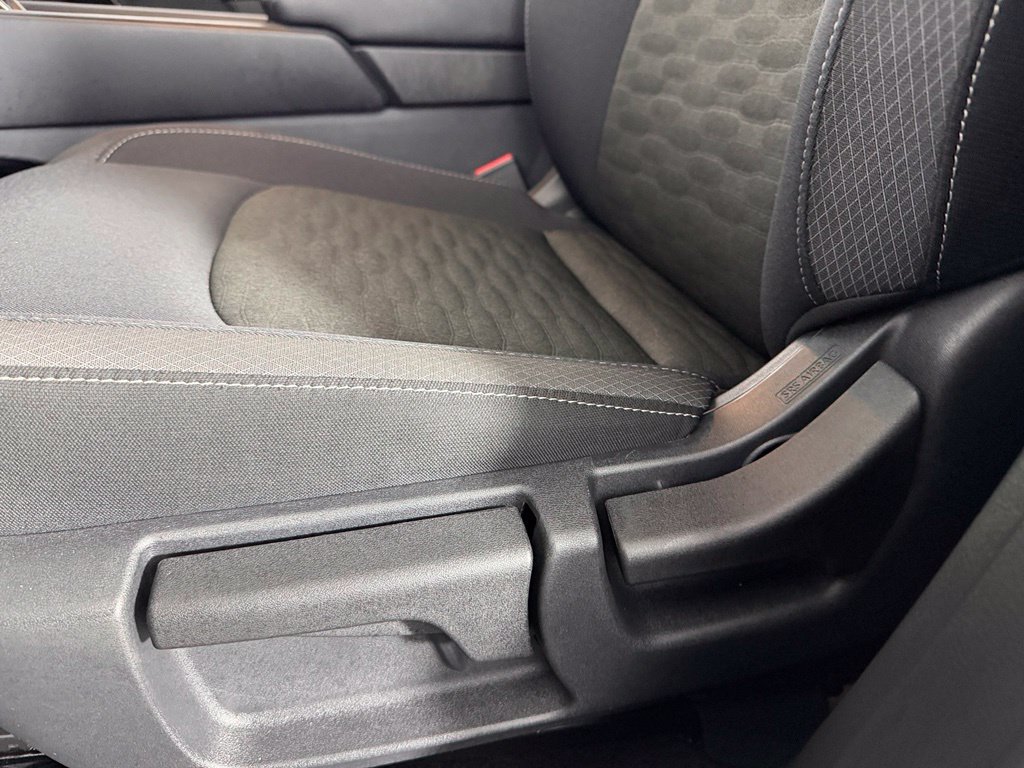 Used 2025 Nissan Pathfinder S FWD image 22