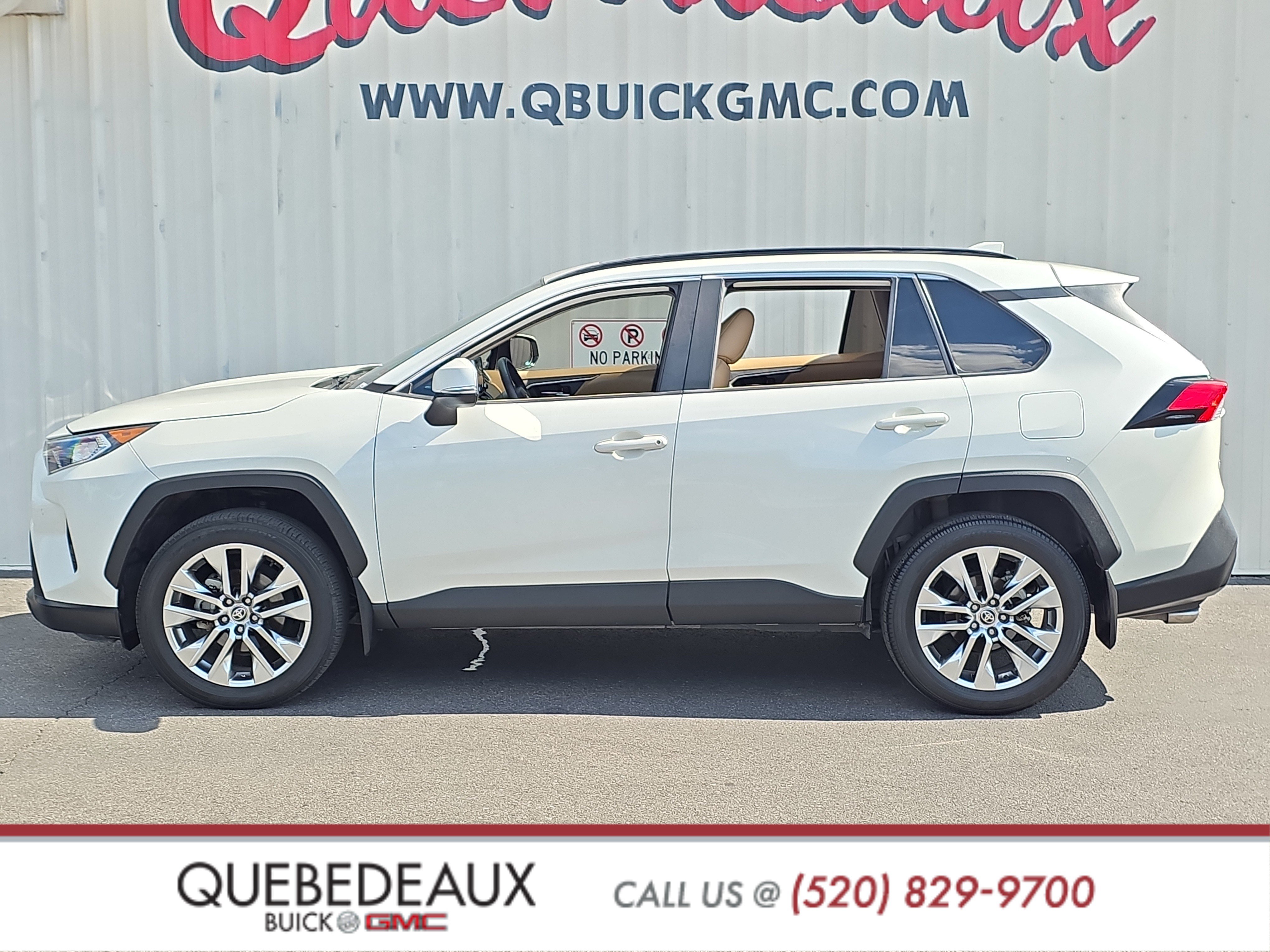 Used 2021 Toyota RAV4 XLE Premium FWD image 4