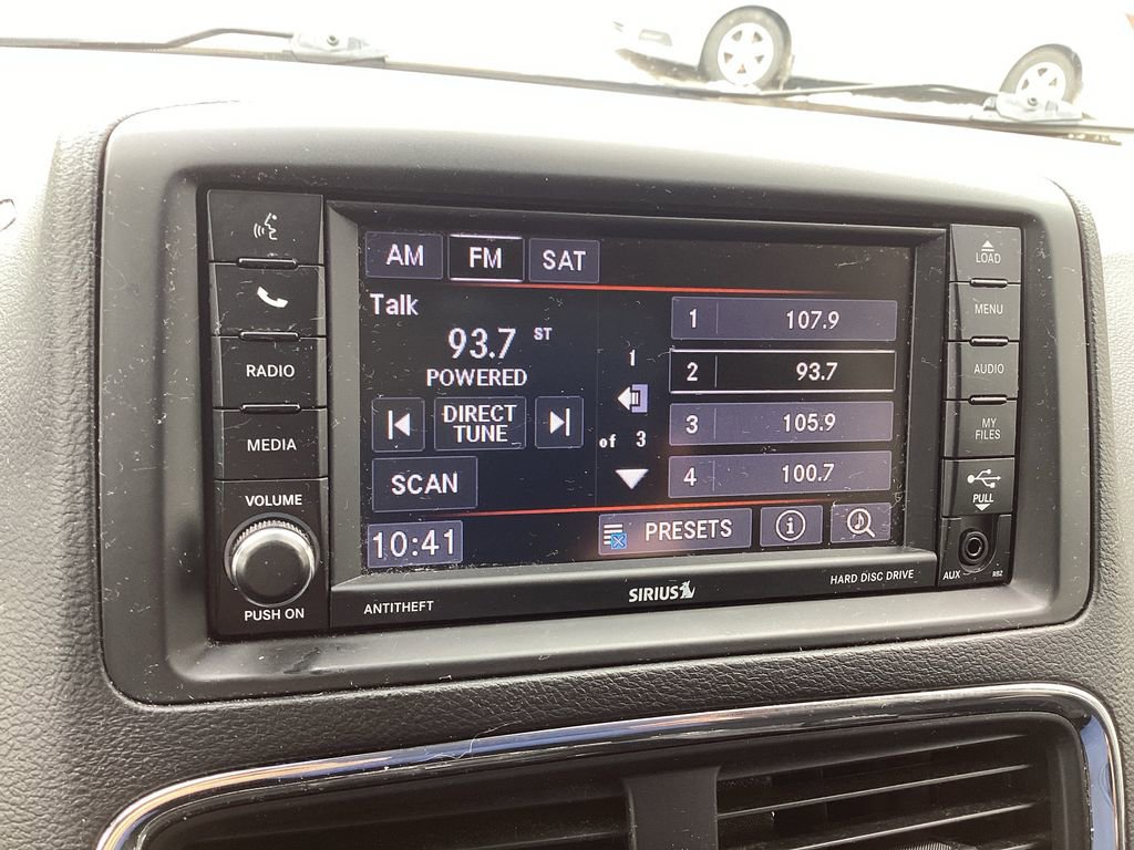 Used 2019 Dodge Grand Caravan SE w/ UConnect Hands-Free Group image 13