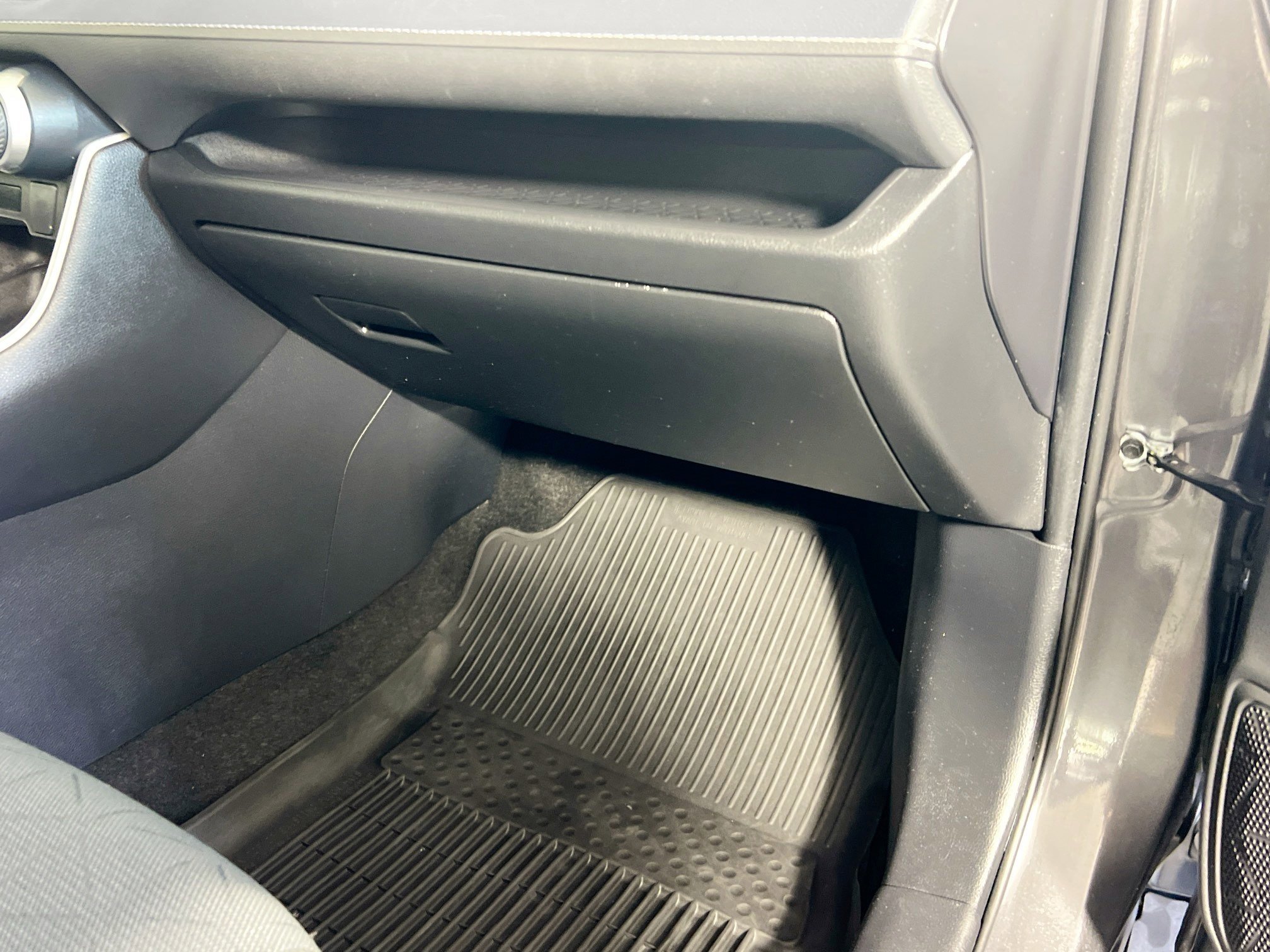 Used 2021 Toyota RAV4 XLE image 35