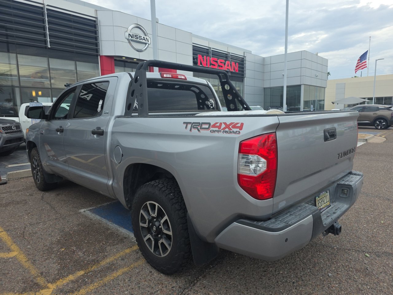 Used 2017 Toyota Tundra SR5 w/ TRD Off Road Package AWD/4WD image 4