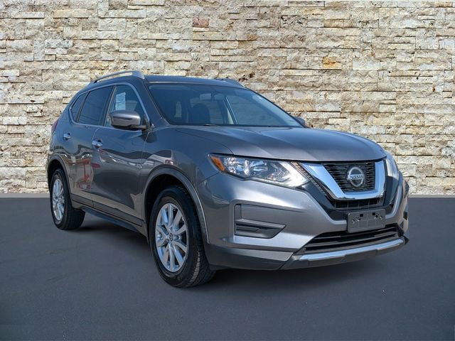 Used 2018 Nissan Rogue SV image 2