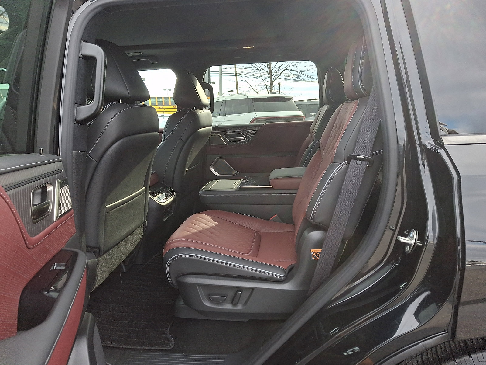 Certified 2025 INFINITI QX80 Autograph w/ Premium Cargo Package image 9