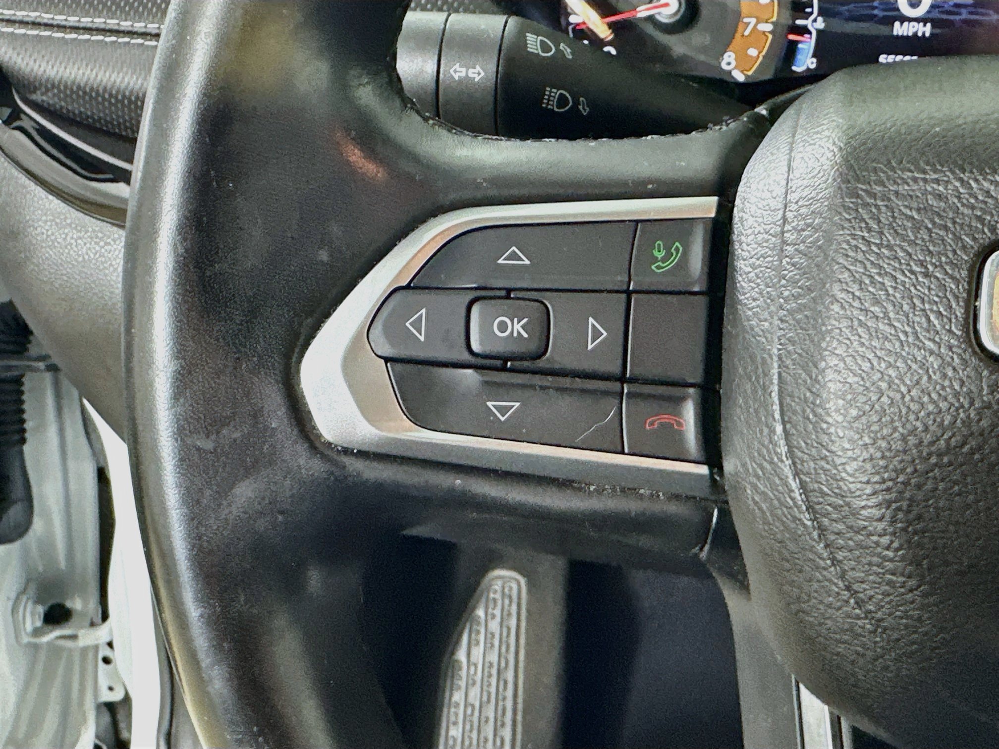Used 2022 Jeep Compass Latitude w/ Sun and Sound Group AWD/4WD image 12