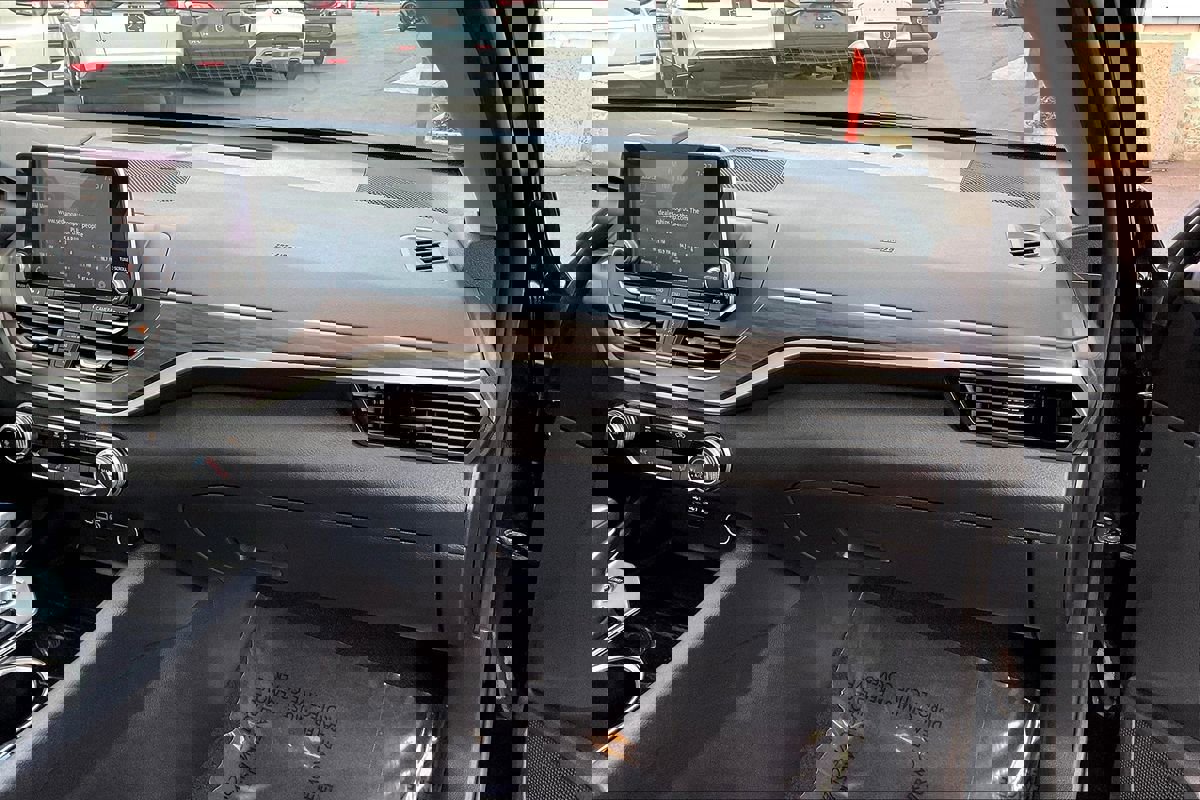 Used 2024 Nissan Altima 2.5 SV image 13