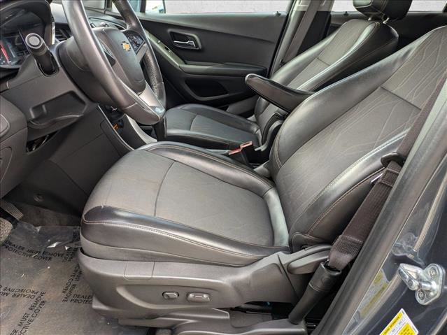 Used 2021 Chevrolet Trax LT w/ LT Convenience Package image 15