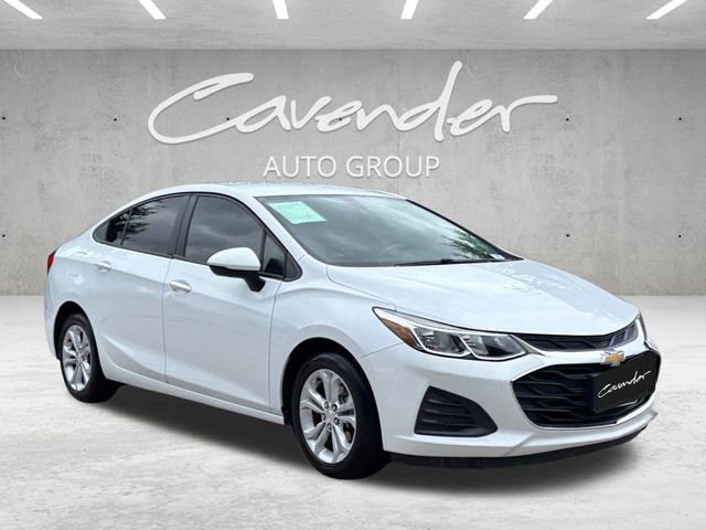 Used 2019 Chevrolet Cruze LS w/ LS Convenience Package FWD image 2