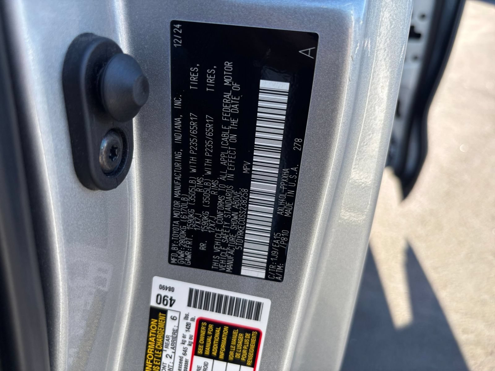 Used 2025 Toyota Sienna XLE FWD image 32