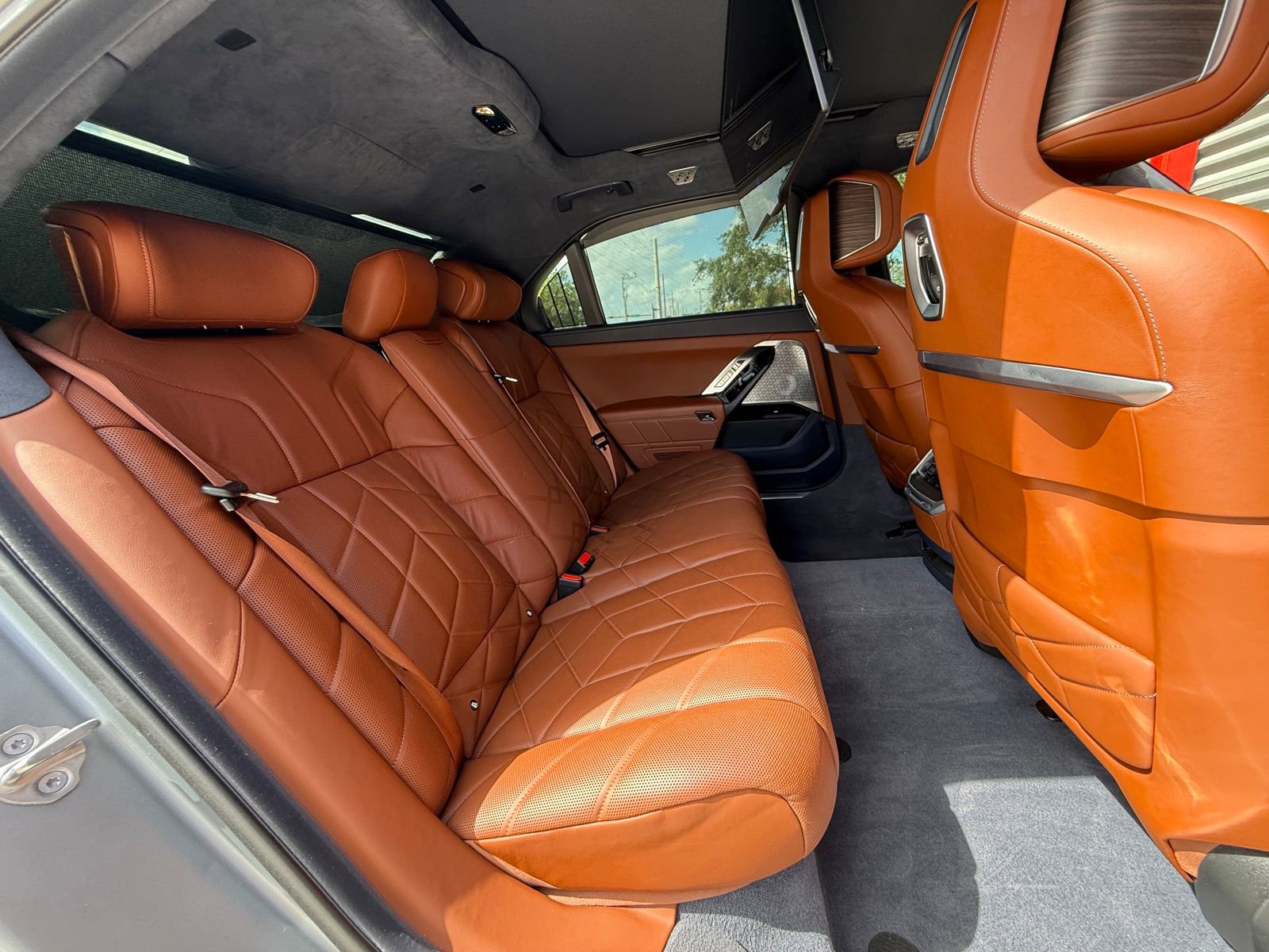 Used 2023 BMW 760i xDrive w/ Luxury Rear Seating Package image 29