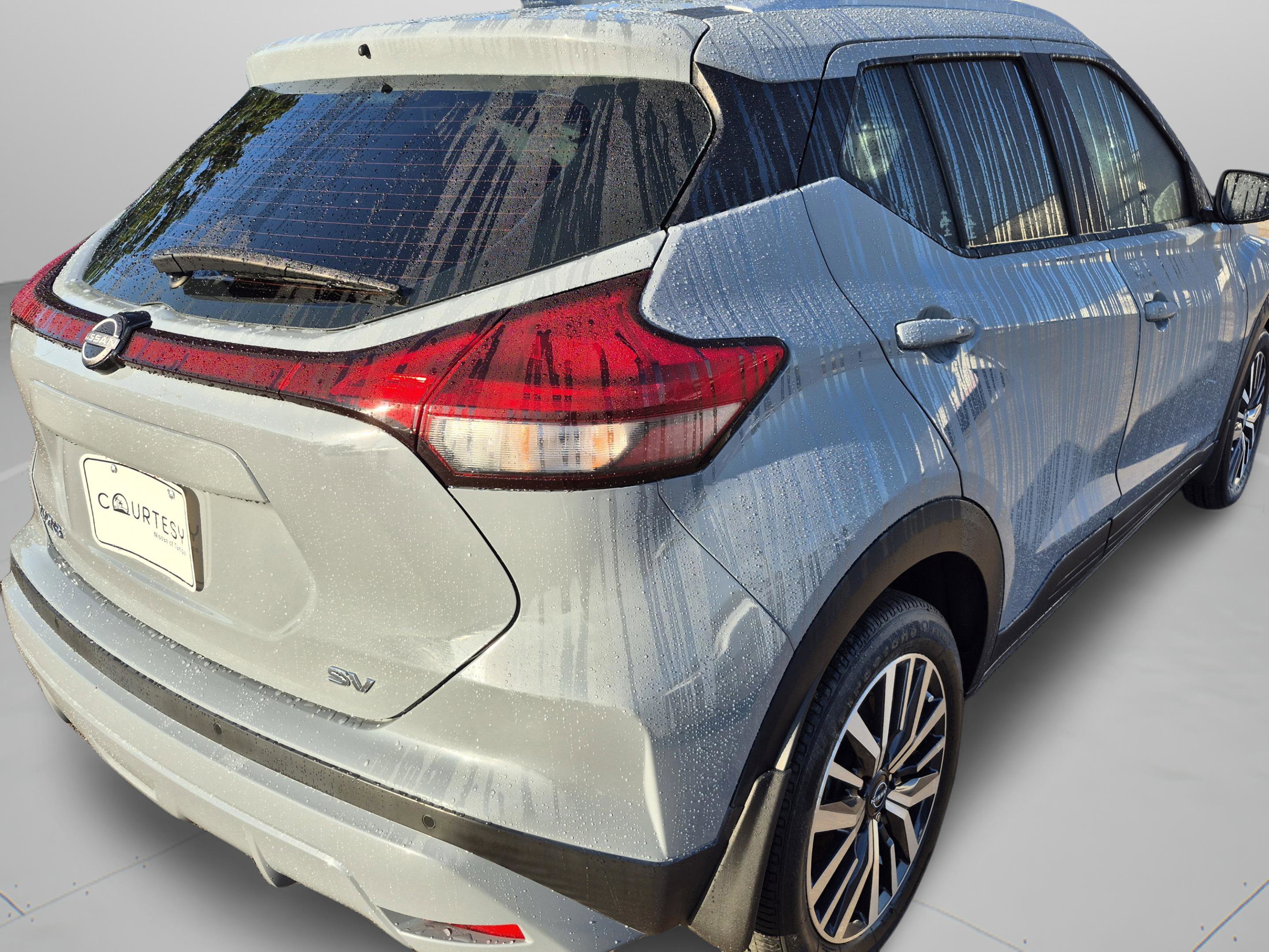 Certified 2022 Nissan Kicks SV FWD image 33