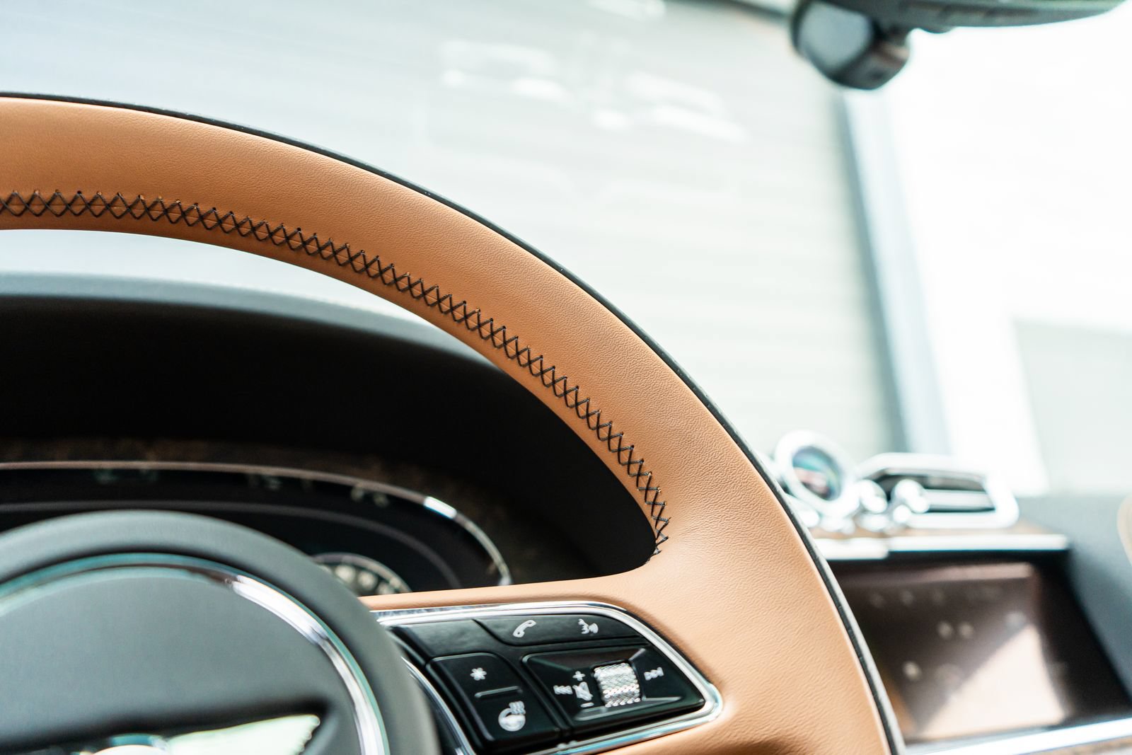 New 2026 Bentley Bentayga AWD/4WD image 31