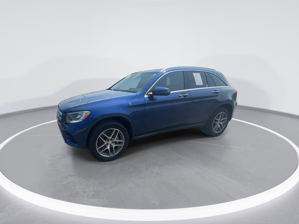 Used 2017 Mercedes-Benz GLC 300 4MATIC image 4
