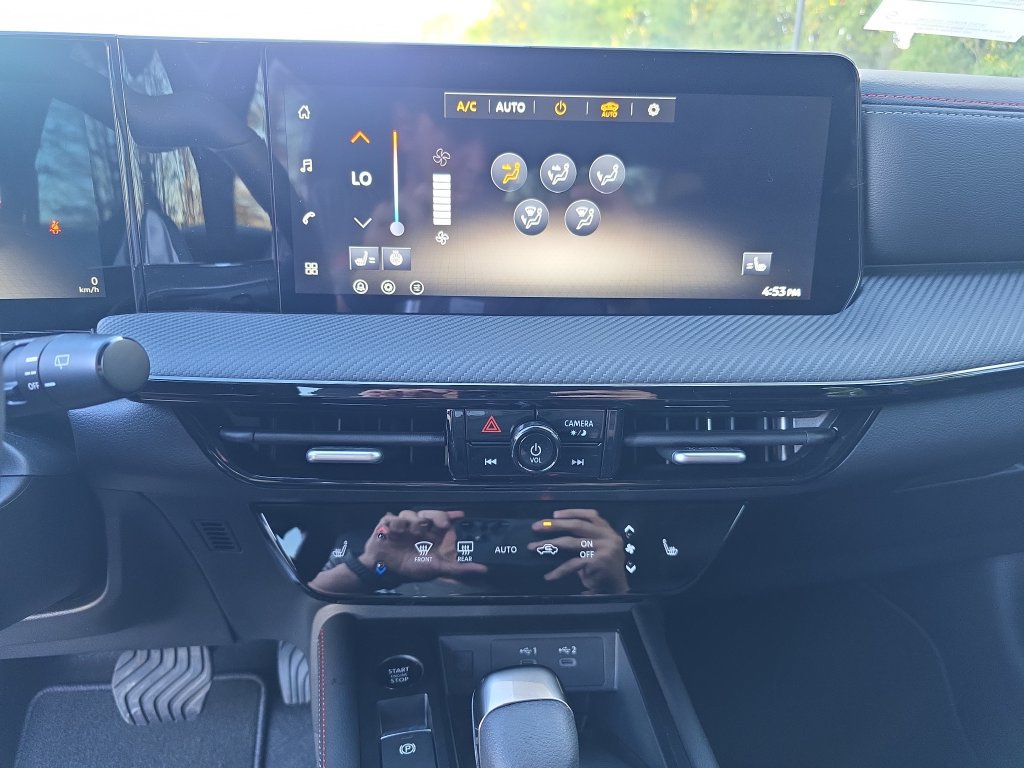 New 2027 Nissan Kicks SR w/ SR Premium Package FWD image 26