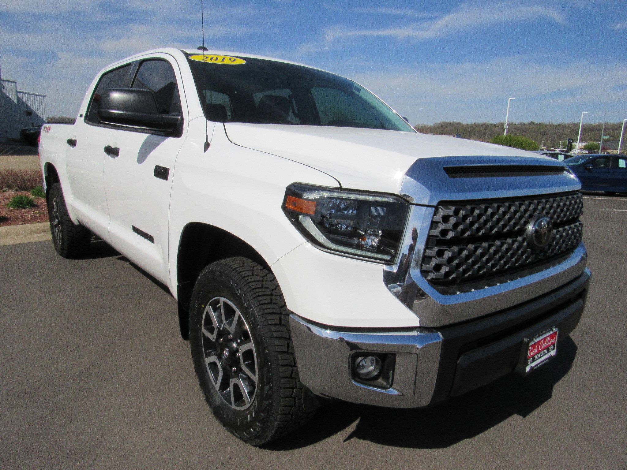 Used 2019 Toyota Tundra SR5 w/ TRD Off Road Package image 4