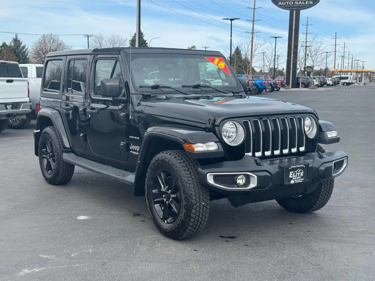 Used 2018 Jeep Wrangler Unlimited Sahara w/ Uconnect 4C Nav & Sound Group image 3
