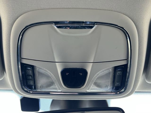 Used 2019 Jeep Cherokee Limited w/ Technology Group image 25